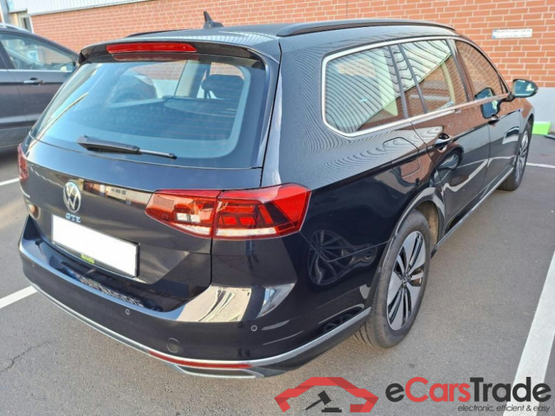 Volkswagen Passat GTE  #2