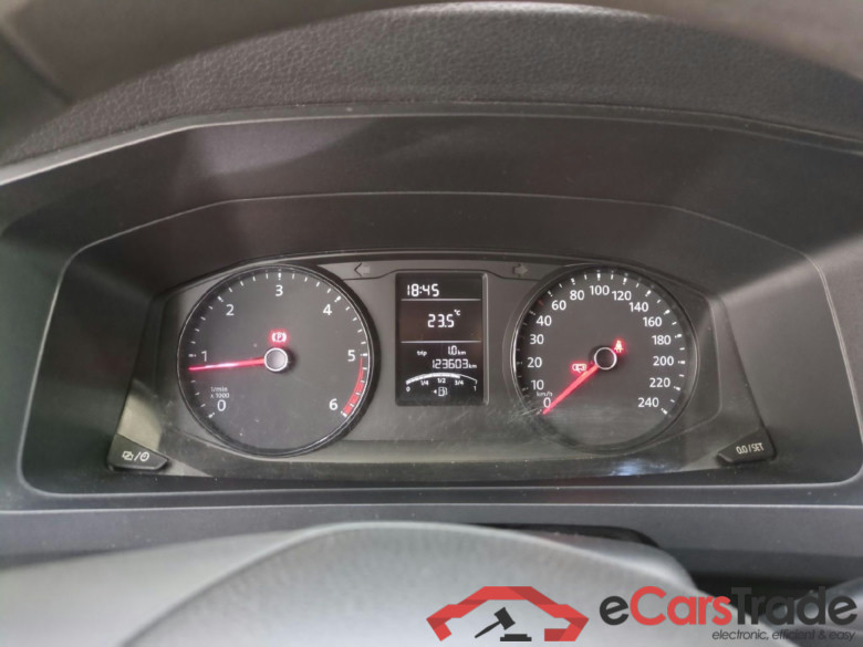 VOLKSWAGEN Transporter VU 4p Fourgon 2.0 TDi 102 L2H1 Business Line #6