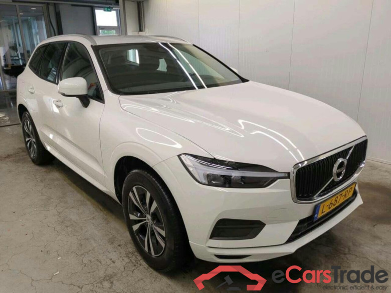 VOLVO XC60 2.0 B4 Momentum #5