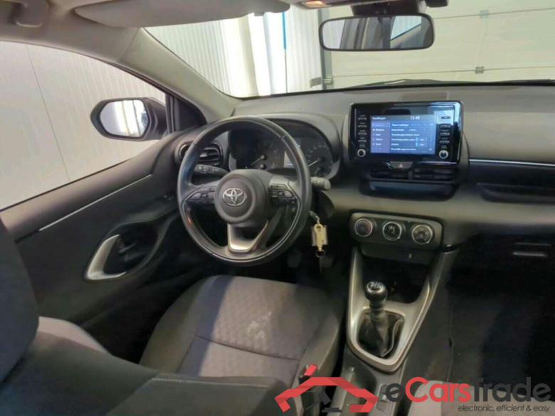 TOYOTA Yaris 1.5 VVT-i Active #3