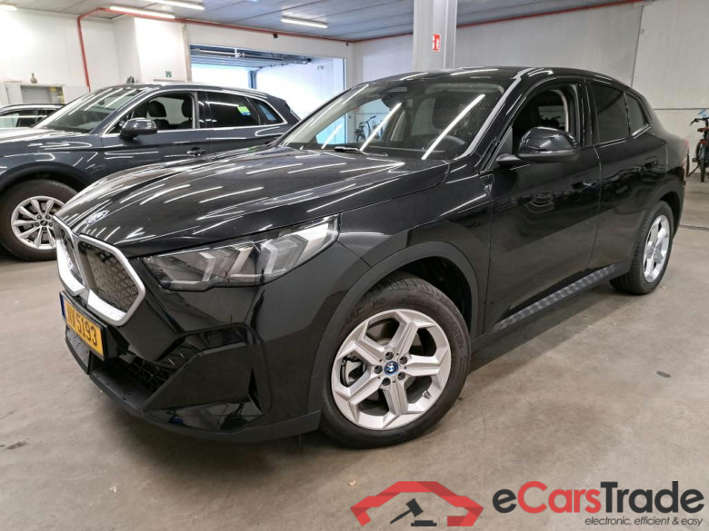 BMW iX2 xDrive30 Aut. LED LC-Pro Navi-Pro KeylessGo Klima PDC ... #1