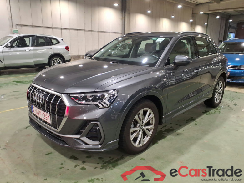 AUDI Q3 2.0 35 TDI S TRONIC S LINE BUSINESS EDIT