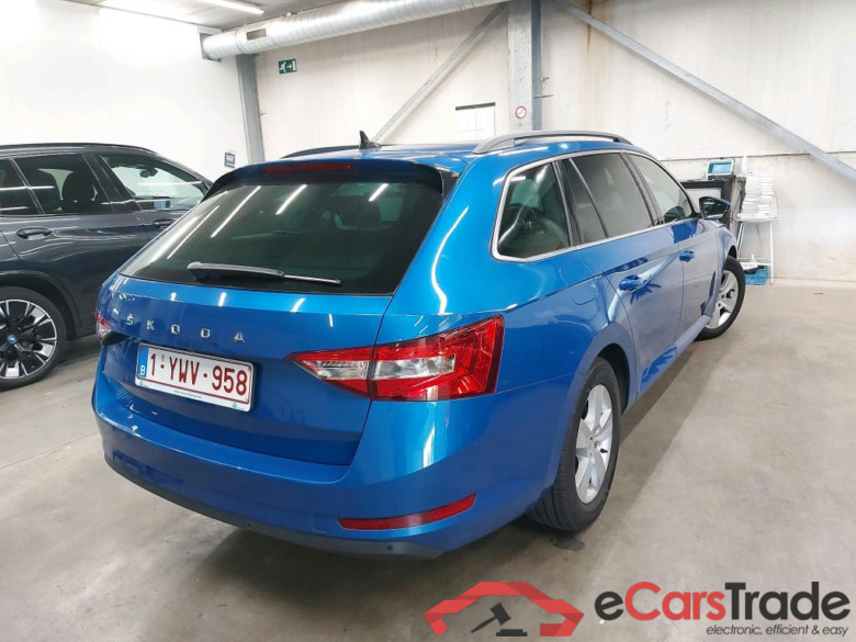 SKODA - SKO SUPERB COMBI CRTDI 150PK DSG7 Ambition Pack Corporate Towing Hook #2