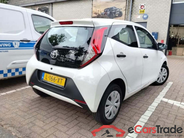 TOYOTA Aygo 1.0 VVT-i x-fun #4