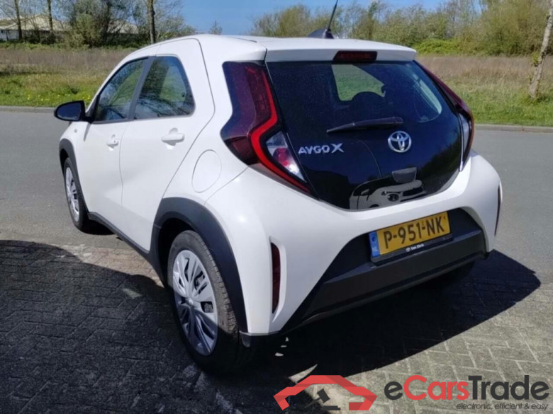 TOYOTA Aygo X 1.0 VVT-i MT Play #3