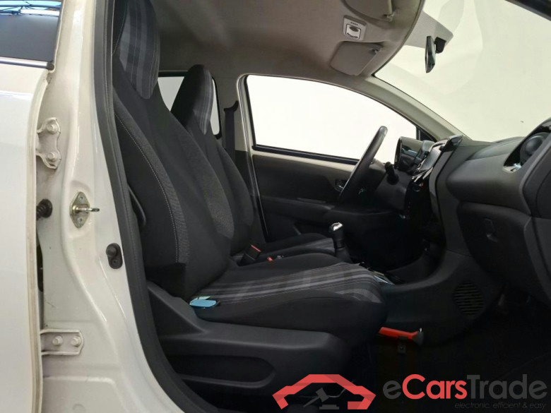 Peugeot 108 Allure 1.0 e-VTi 72pk 5d #3