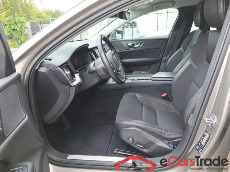 VOLVO V60 DIESEL - 2018 2.0 D3 Momentum Geartronic (EU6d-TEMP) STOCK #5