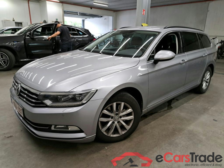 VOLKSWAGEN - VW  PASSAT VARIANT TDI 120PK DSG-7 Comfortline Business & Towing Hook