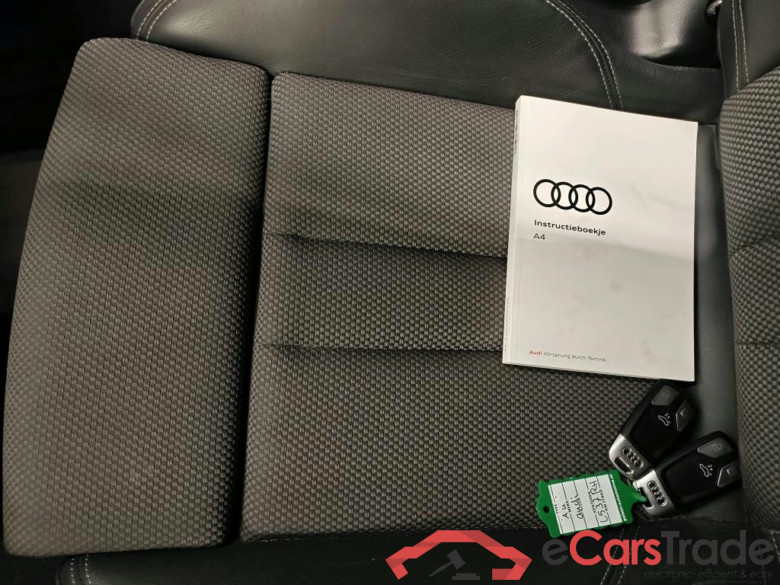 Audi A4 Avant 35 TFSI S tronic S Edition Competition 5d #4