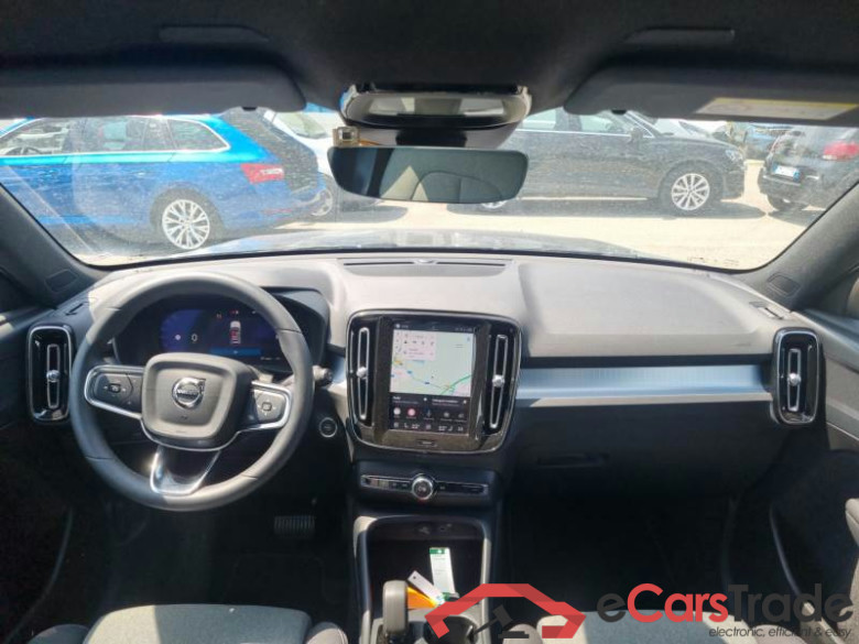 VOLVO XC40 / 2021 / 5P / SUV B3 AUTOMATICO CORE #3
