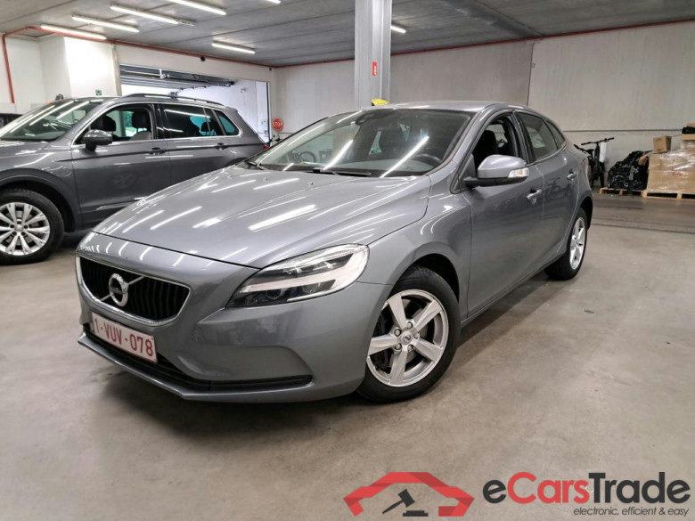 VOLVO - VOL V40 D2 120PK Geartronic With Manual Airco & GPS & Cruise Control & Rear Park Sensors