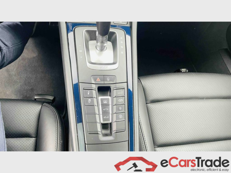 PORSCHE 911 Carrera 4 GTS 3.0 Turbo Coupé PDK #2