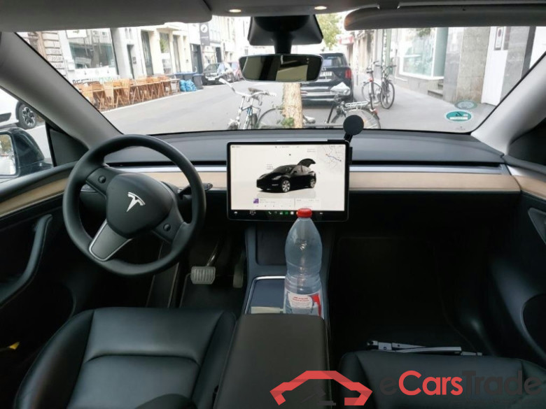 TESLA Model Y  #4
