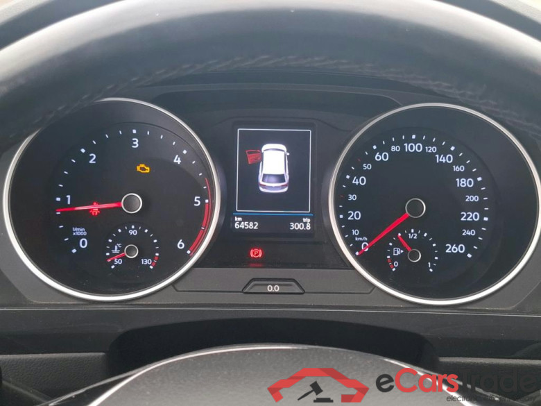 VOLKSWAGEN Tiguan / 2016 / 5P / SUV 2.0 TDI 150 DSG7 Confortline Business #6