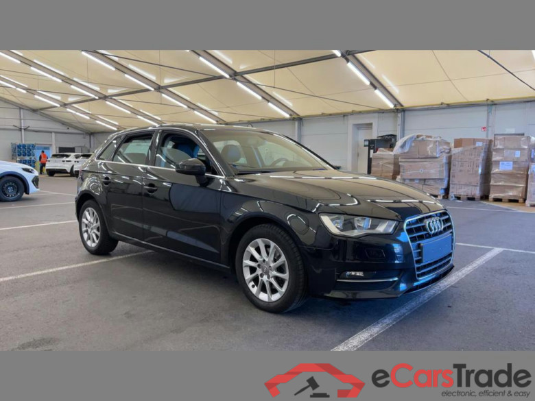 AUDI A3 Sportback Dsl 1.6 TDi Attraction #2