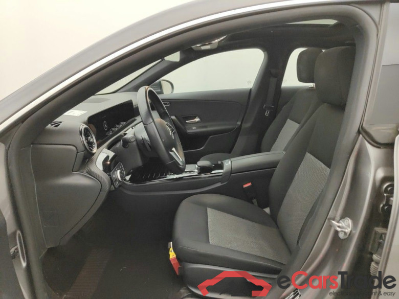 Mercedes-Benz CLA CLA 200 d DCT Business Solution 4d #3