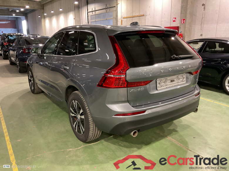 VOLVO XC60 - 2017 2.0 T8 TE AWD PHEV Momentum Pro Gear. STOCK #3