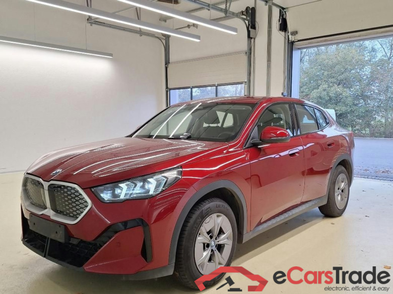 BMW iX2 eDrive20 Aut. LED LC-Pro Navi-Pro KeylessGo Camera Klima PDC ...