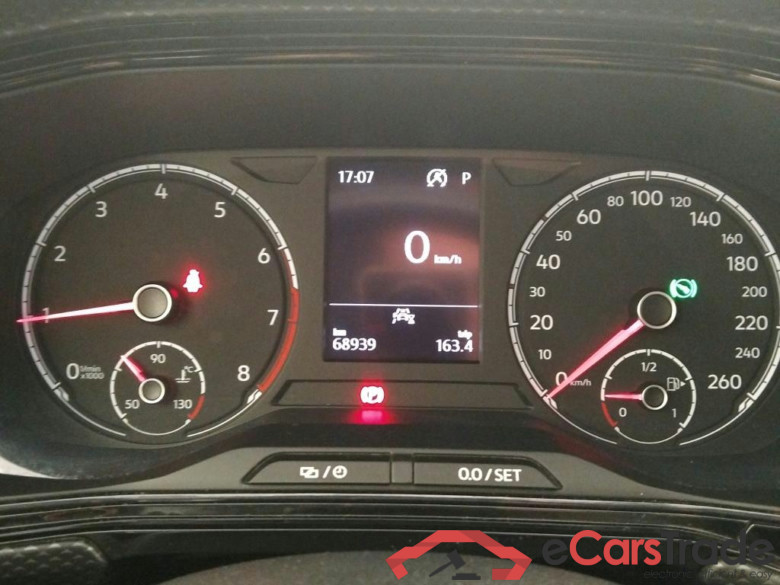 VOLKSWAGEN T-Cross / 2018 / 5P / todoterreno Advance 1.0 TSI 85kW (115CV) DSG (AC) #4