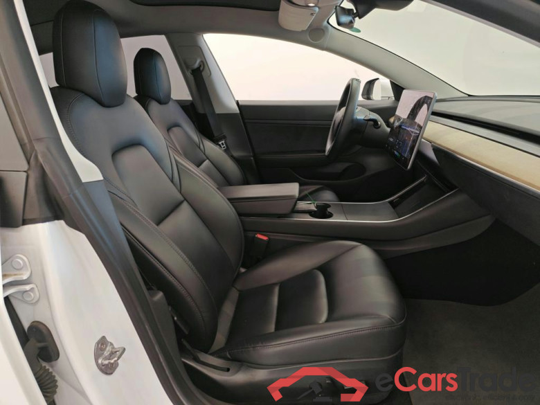Tesla Model 3 Standard Range Plus RWD 4d #3