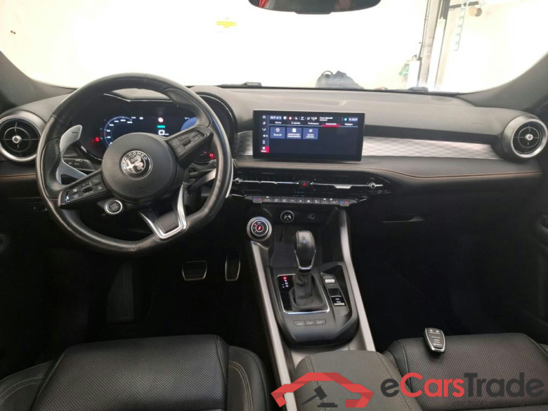 ALFA ROMEO Tonale / 2022 / 5P / SUV 1.3T PHEV 280 AT6 Q4 Veloce #6
