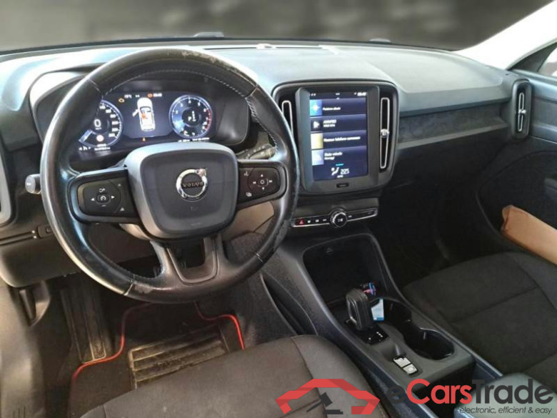 VOLVO XC40 / 2017 / 5P / SUV T3 GEARTRONIC #3