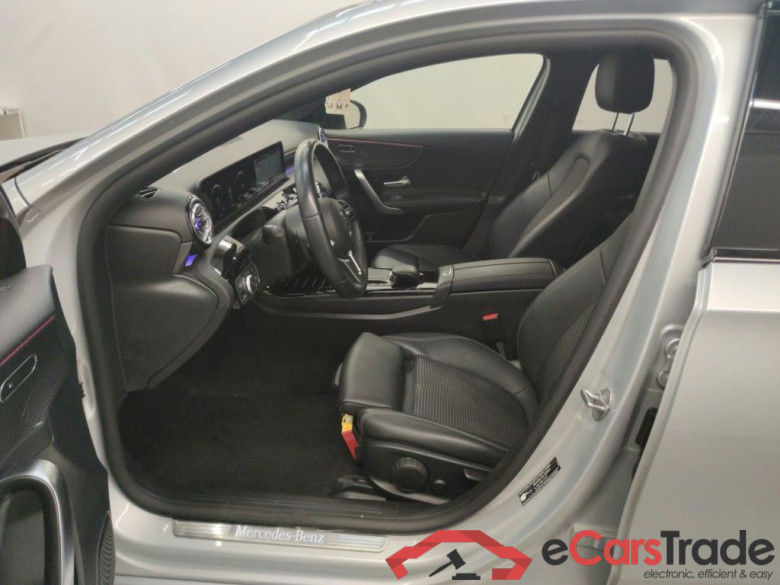 Mercedes-Benz A-Klasse A 180 Luxury Line 5d #3