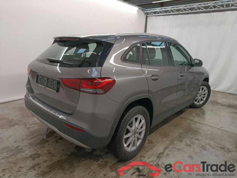 Mercedes-Benz GLA GLA 180 Business Solution Essential 5d #2