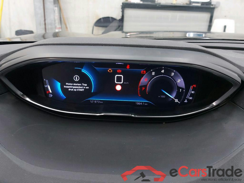 PEUGEOT - PEU 5008 1.2 PureTech 130PK Allure With Nappa Leather & Towing Hook  * PETROL * #5
