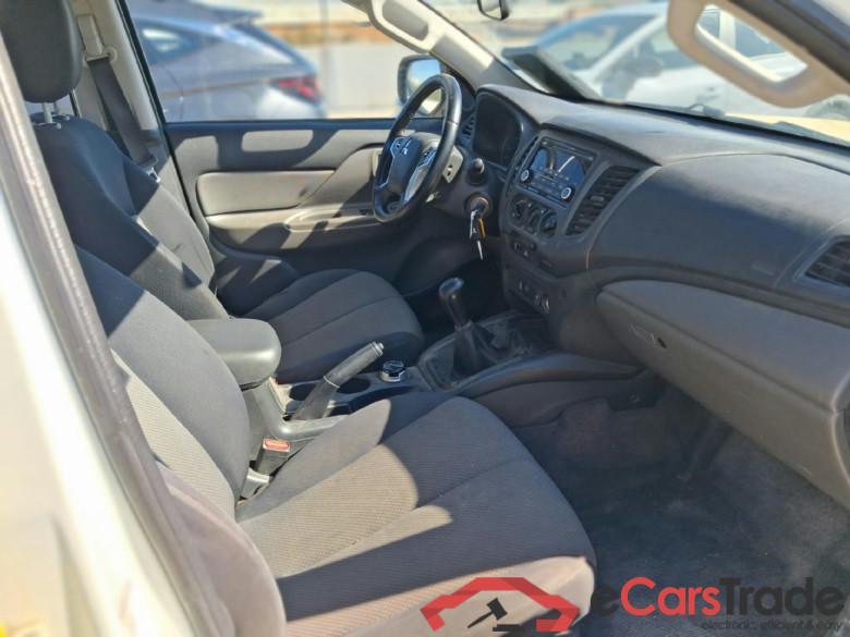 MITSUBISHI L200 VU 4p 4G pickup D/C 250 DI-D M-Pro #6