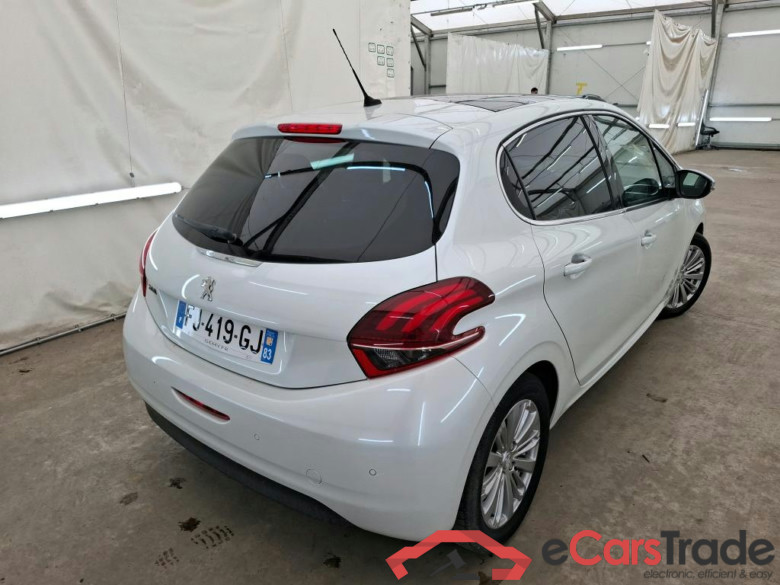 PEUGEOT 208 / 2015 / 5P / Berline Puretech 110 S&S Allure #3