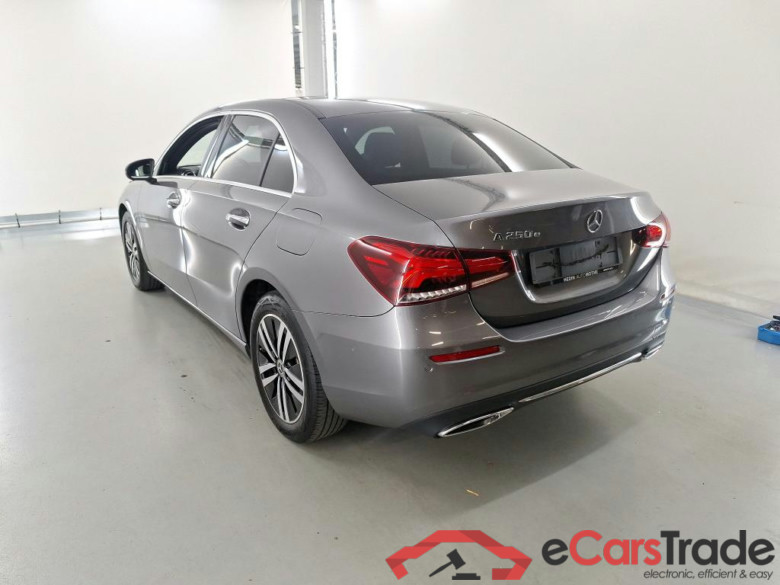 MERCEDES-BENZ A-CLASS LIMOUSINE 1.3 A 250 E BUSINESS SOLUTION DCT #3